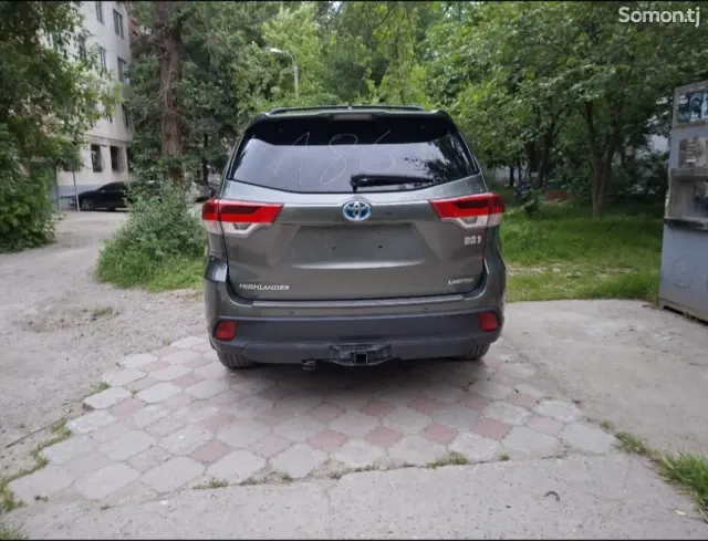 Toyota Highlander 2016 · 3.5 AT
