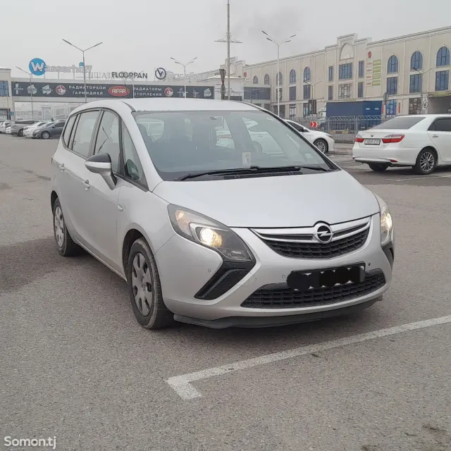Opel Zafira 2016 · 1.6 MT