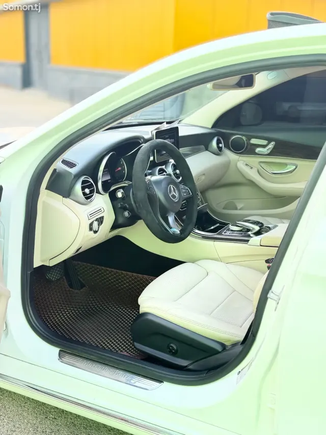 Mercedes-Benz C class 2015 · 2.0 AT