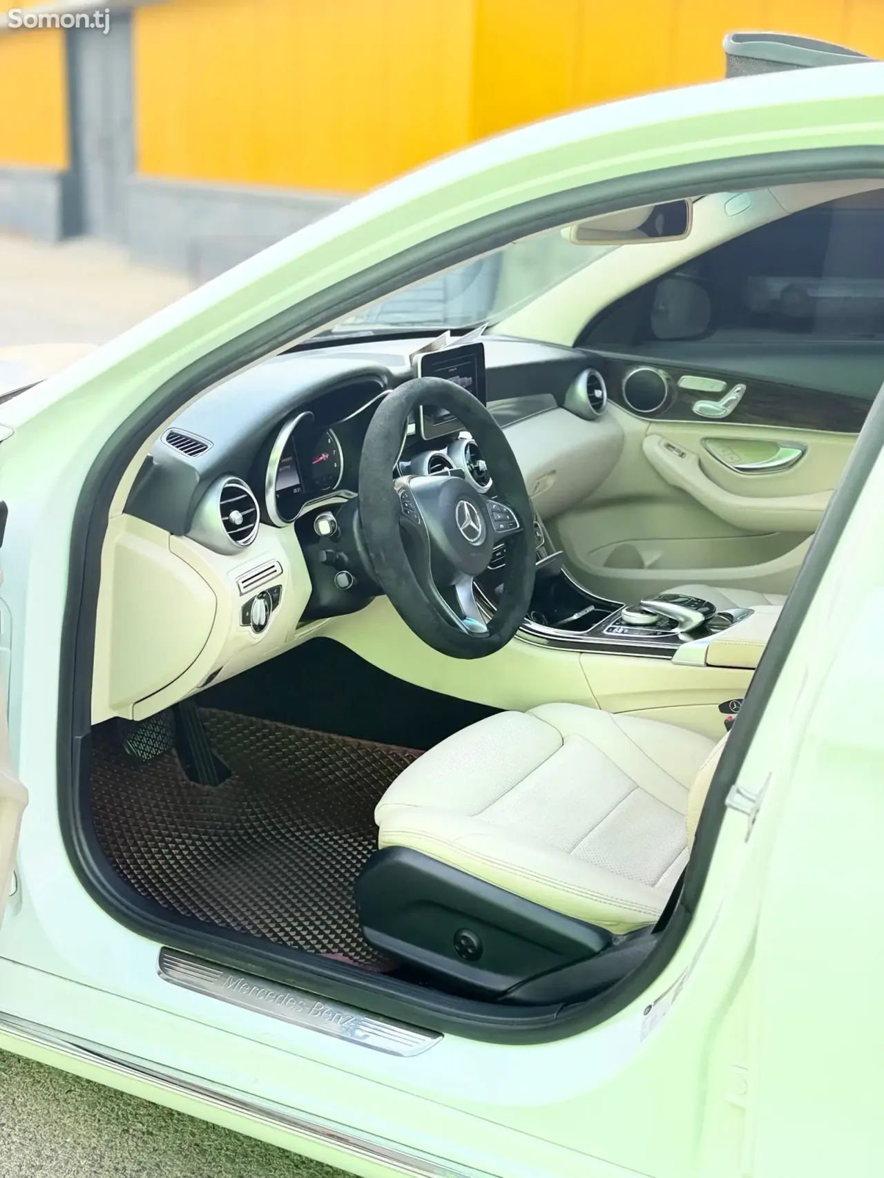 Mercedes-Benz C class 2015 · 2.0 AT