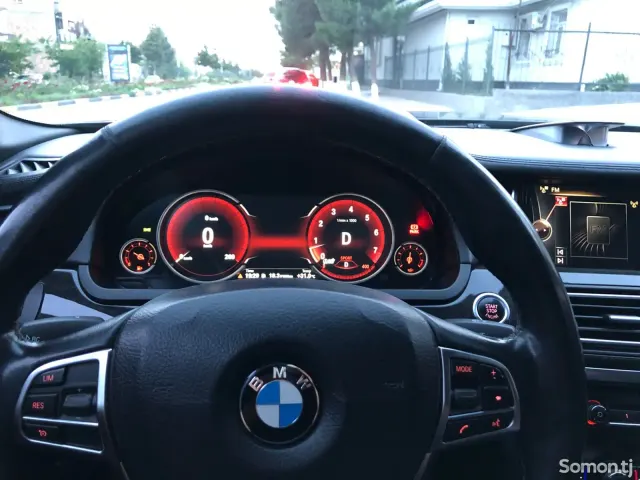 BMW 7 series 2015 · 4.4 AT
