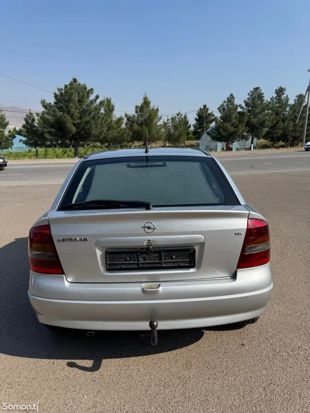 Opel Astra G 2002 · 1.6 AT