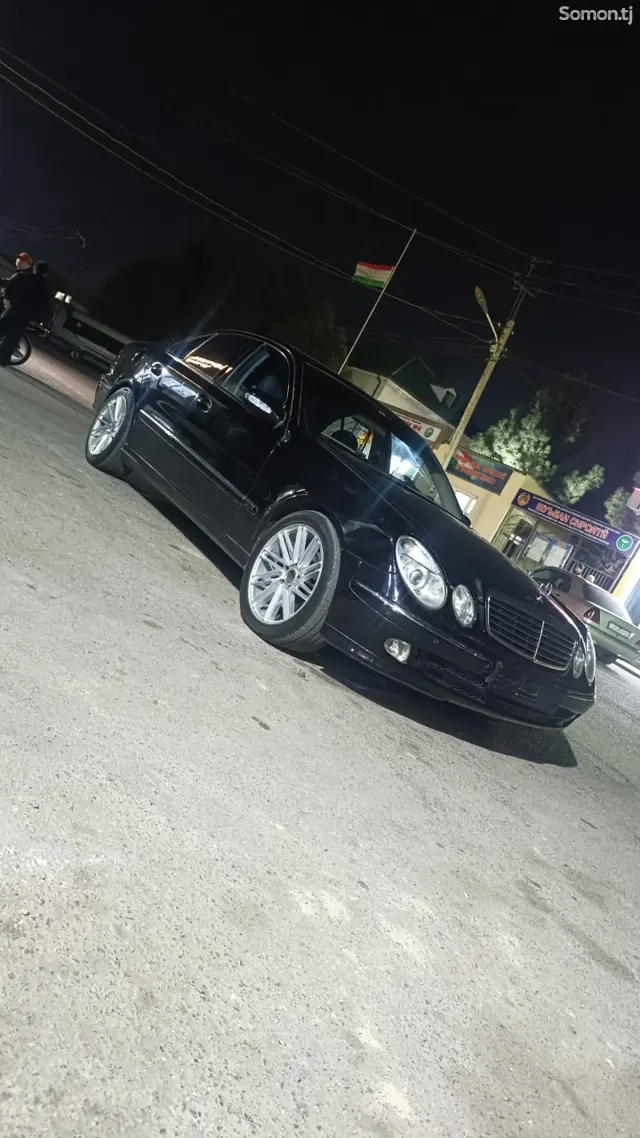 Mercedes-Benz E class 2003 · 5.0 AT