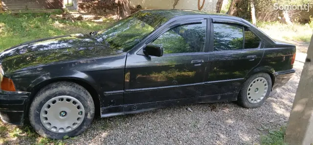 BMW 3 series 1993 · 1.8 MT