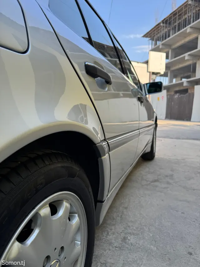 Mercedes-Benz C class 2000 · 1.8 AT
