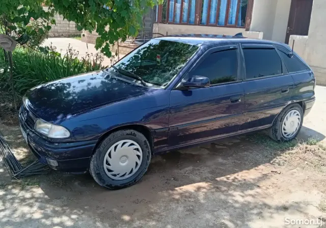 Opel Astra F 1997 · 1.6 MT