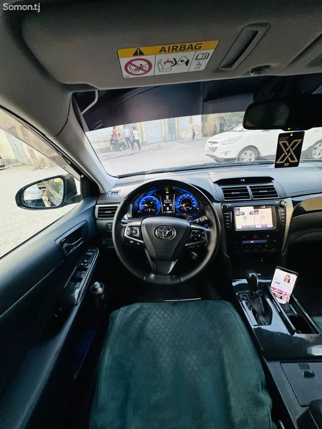 Toyota Camry 2016 · 2.5 AT