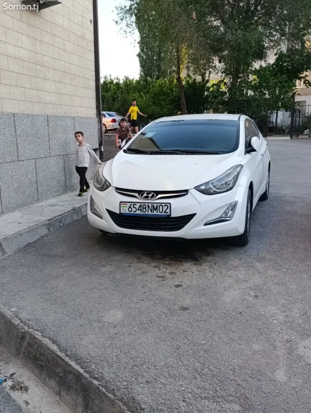 Hyundai Avante 2015 · 1.6 AT