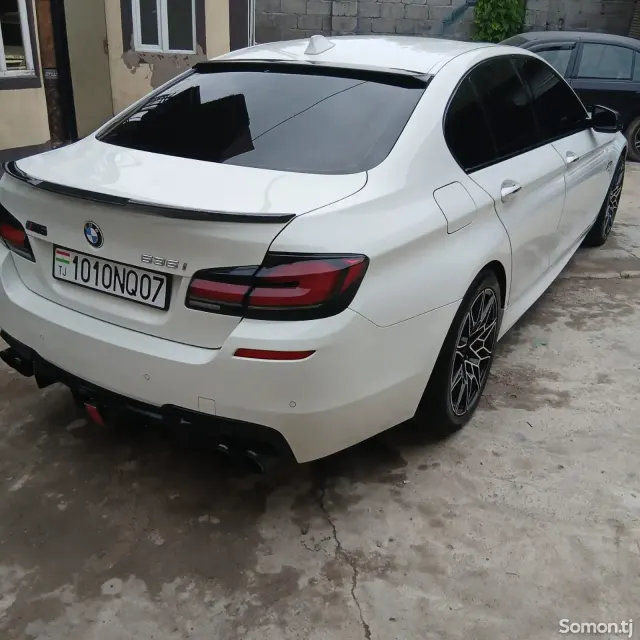 BMW 5 series 2012 · 3.5 AT