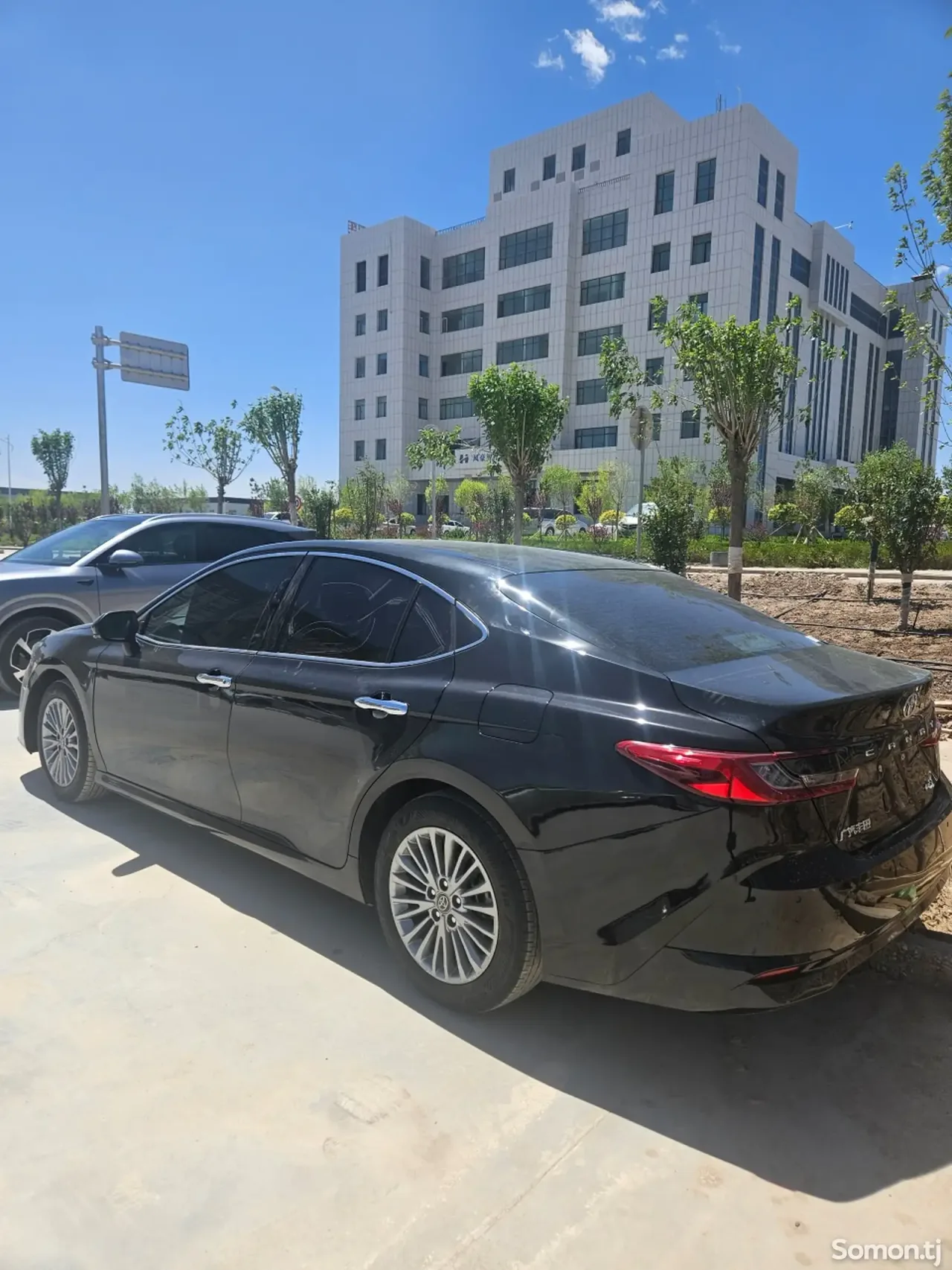 Toyota Camry 2025 · 2.0 AT