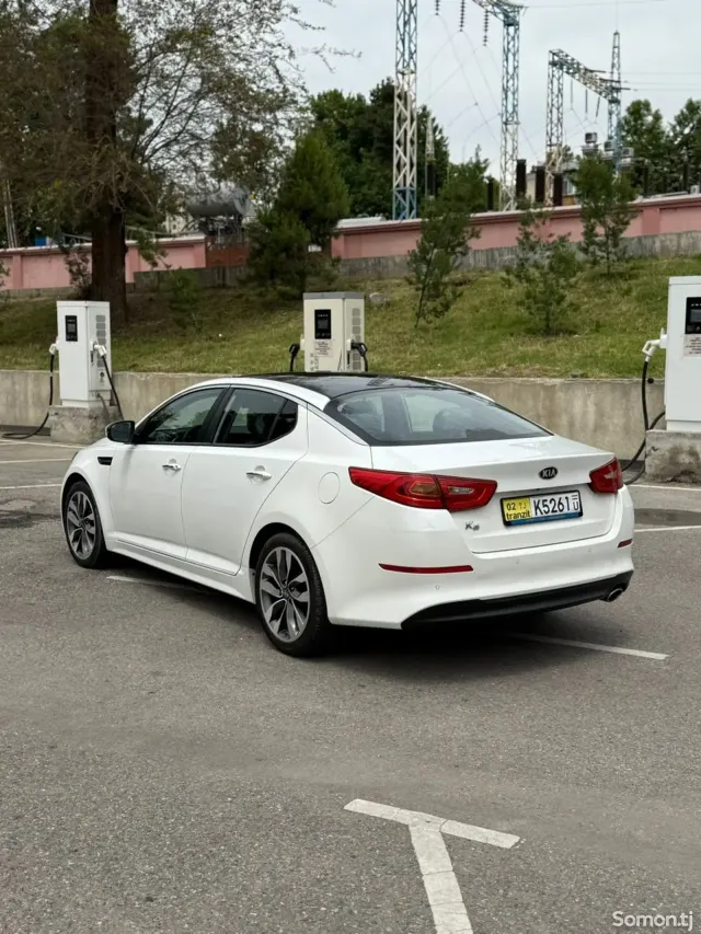 Kia K5 2015 · 2.0 AT