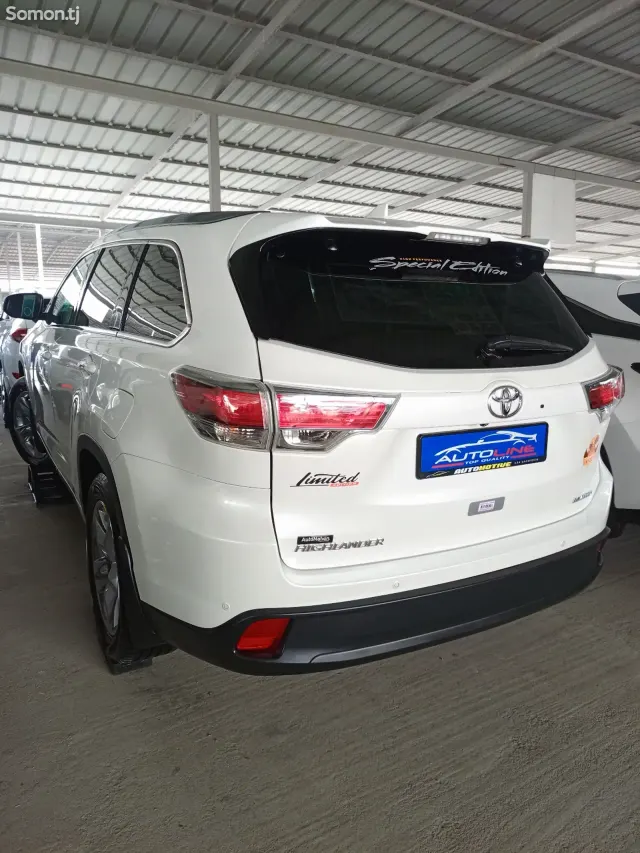 Toyota Highlander 2016 · 3.5 AT