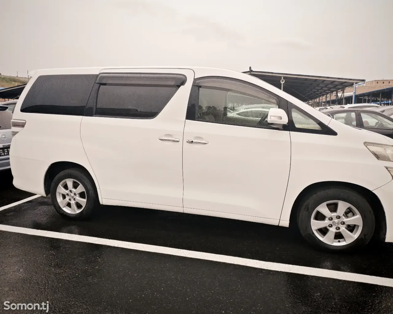 Toyota Vellfire 2009 · 2.4 AT