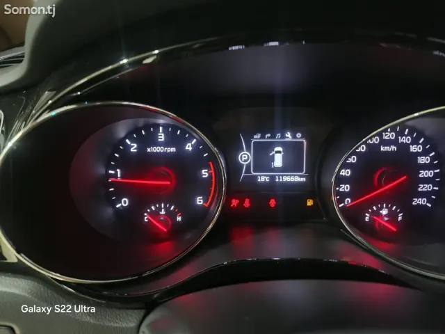 Kia Carnival 2017 · 2.2 AT