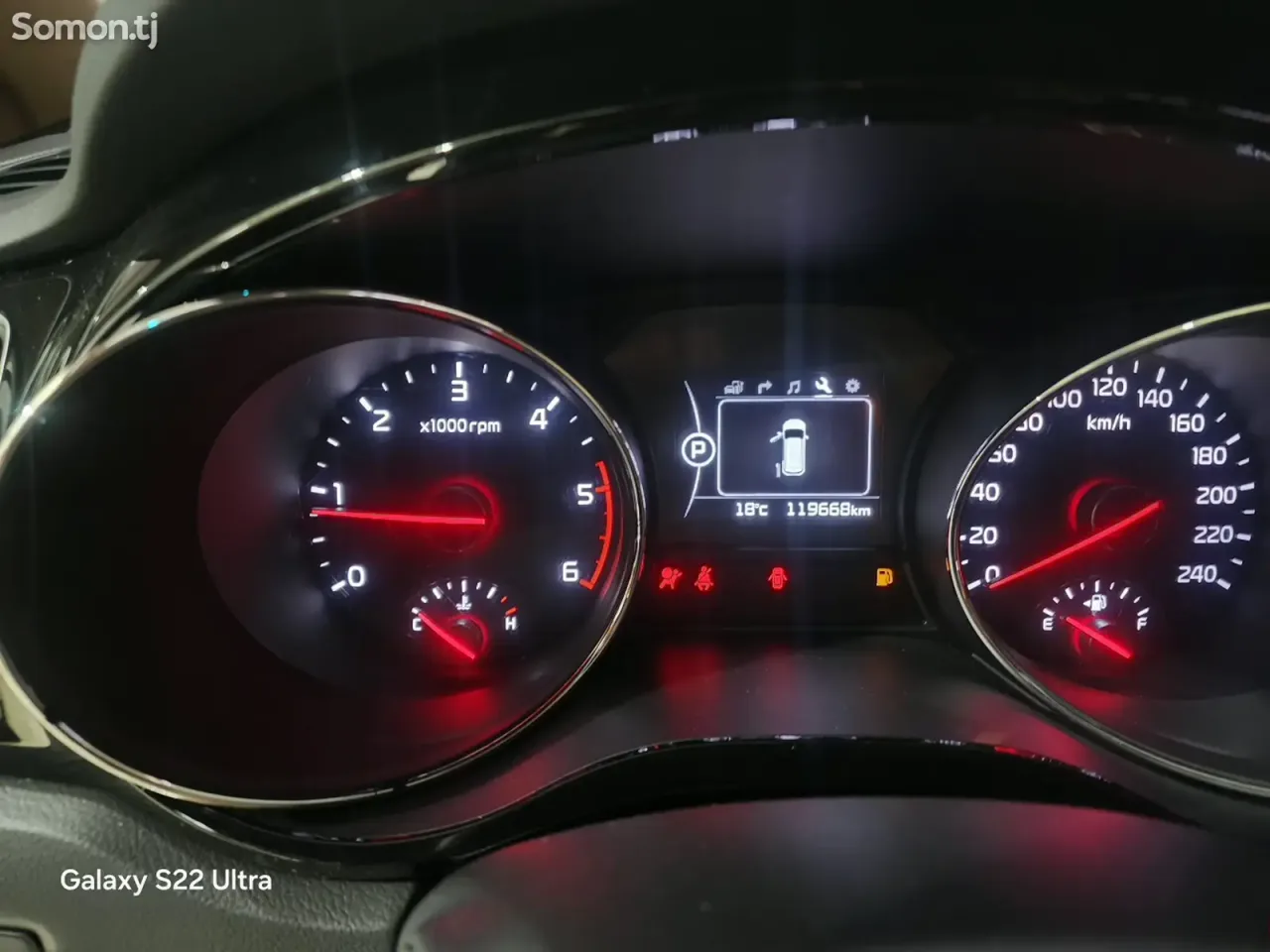 Kia Carnival 2017 · 2.2 AT