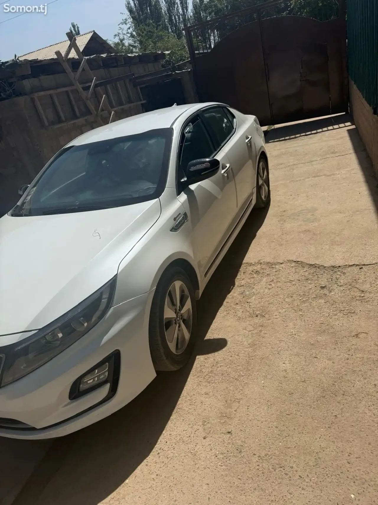 Kia K5 2015 · 2.0 AT