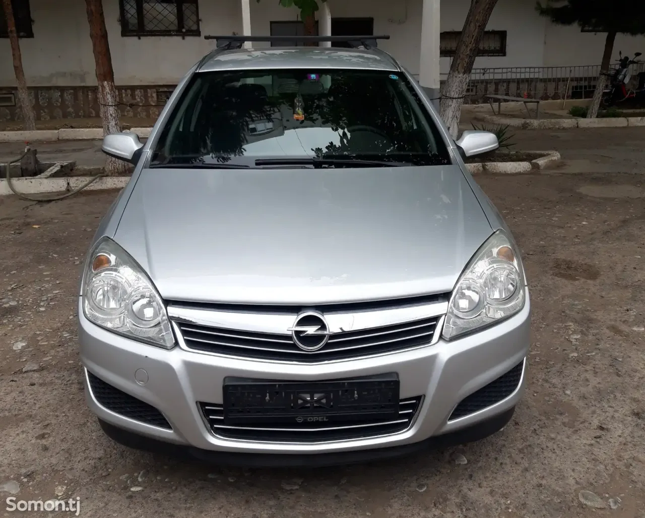Opel Astra H 2008 · 1.6 MT
