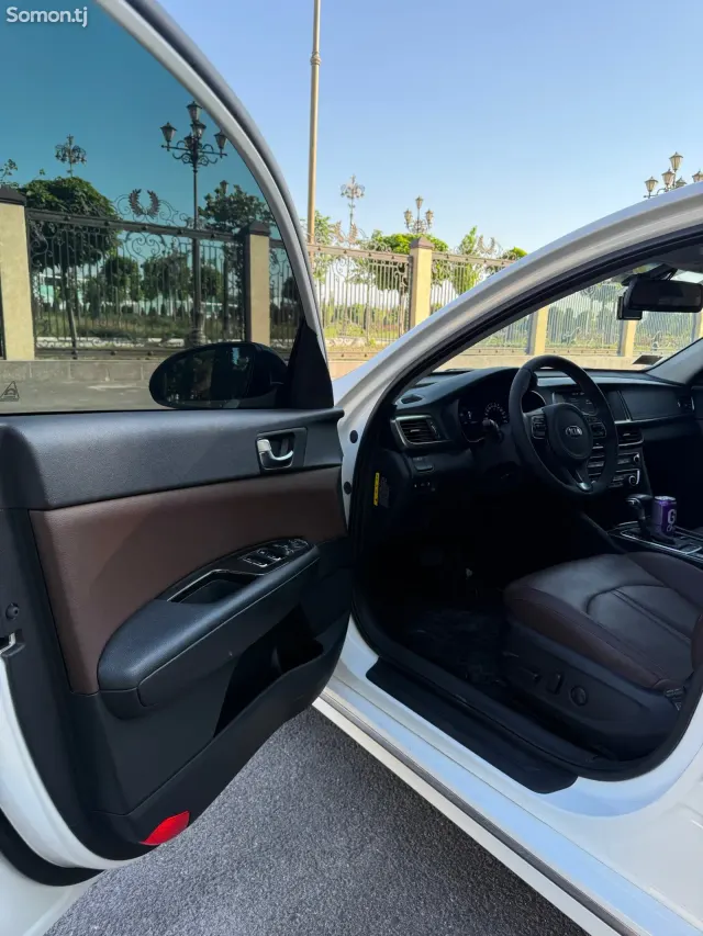 Kia K5 2015 · 2.0 AT