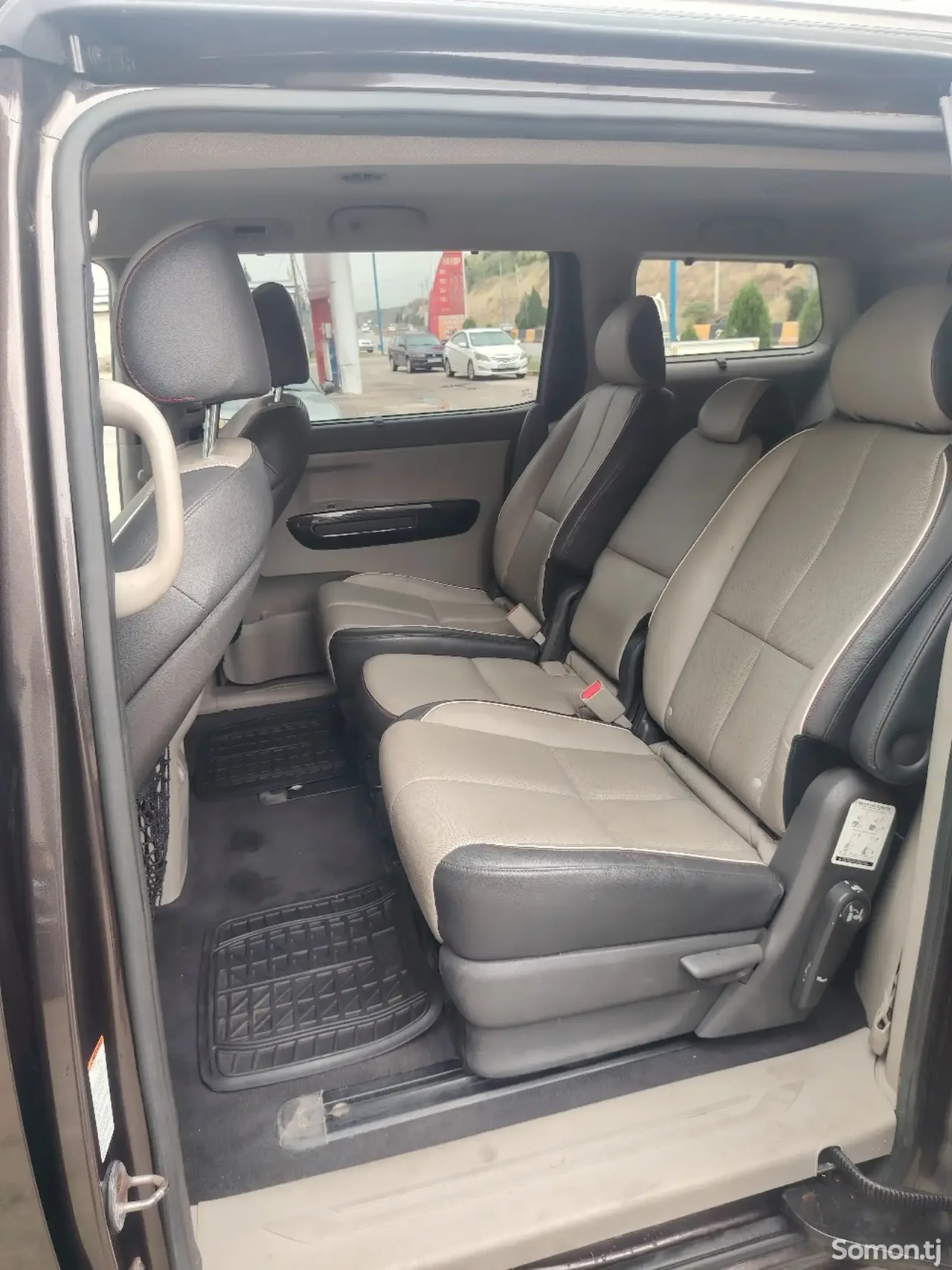 Kia Sedona 2014 · 3.3 AT