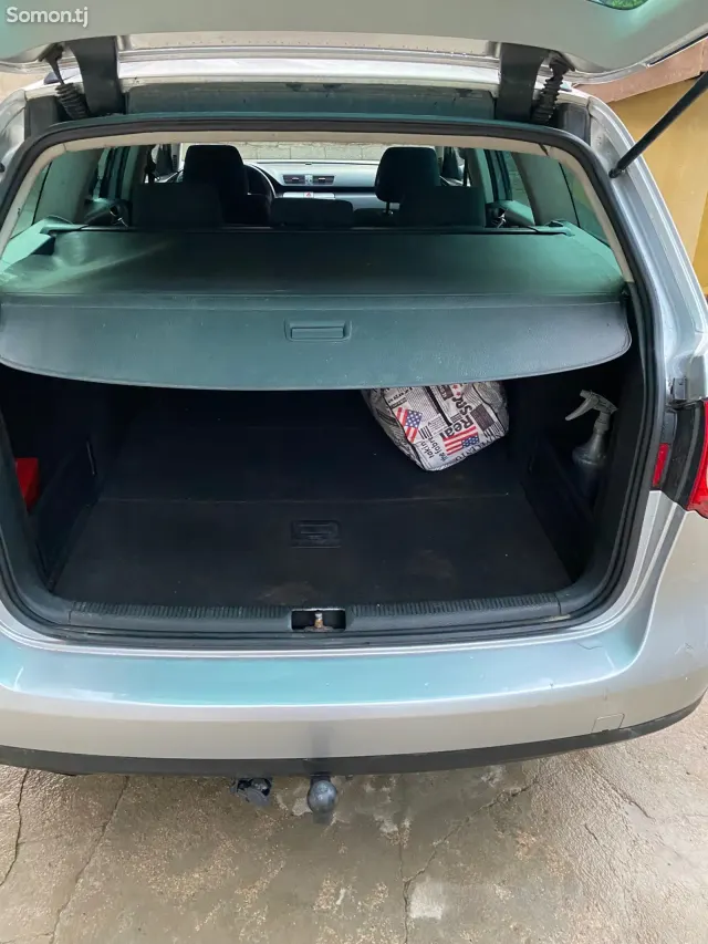 Volkswagen Passat 2006 · 2.0 MT
