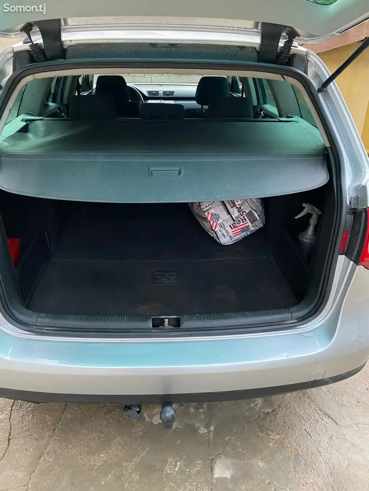 Volkswagen Passat 2006 · 2.0 MT