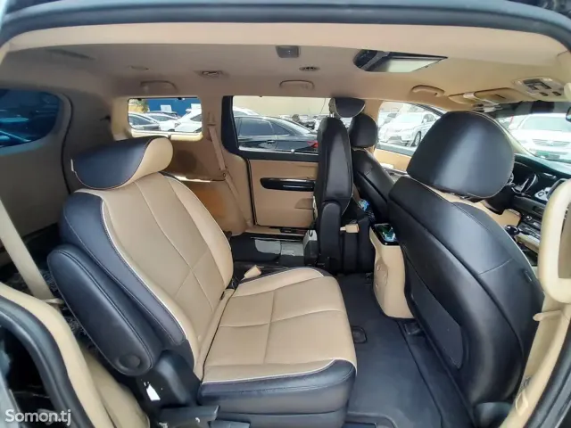 Kia Sedona 2015 · 3.3 AT