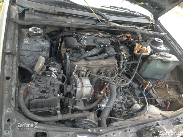 Volkswagen Passat 1990 · 1.8 MT