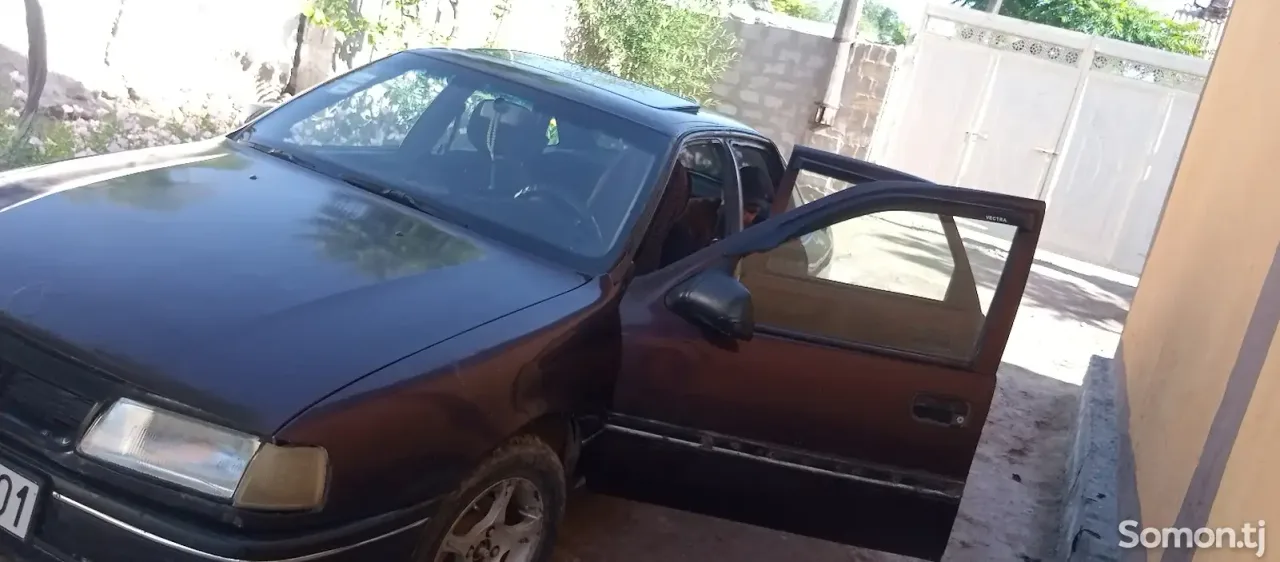 Opel Vectra A 1991 · 1.8 MT