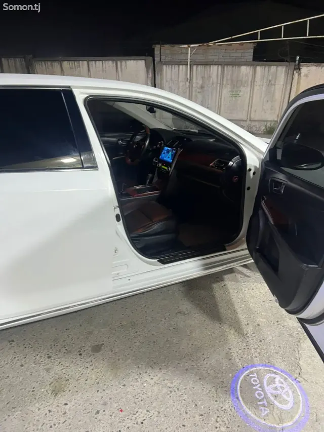 Toyota Camry 2013 · 2.5 AT