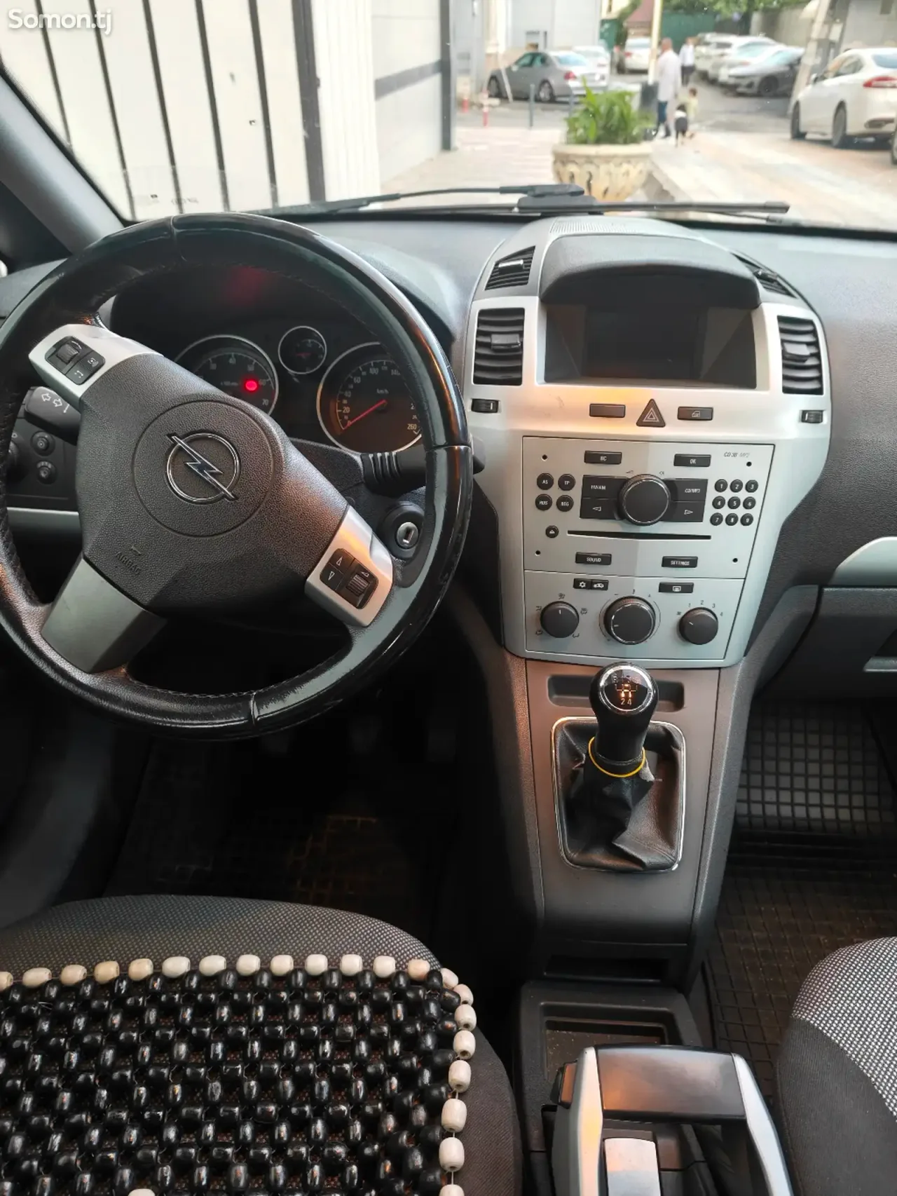 Opel Zafira 2009 · 1.6 MT