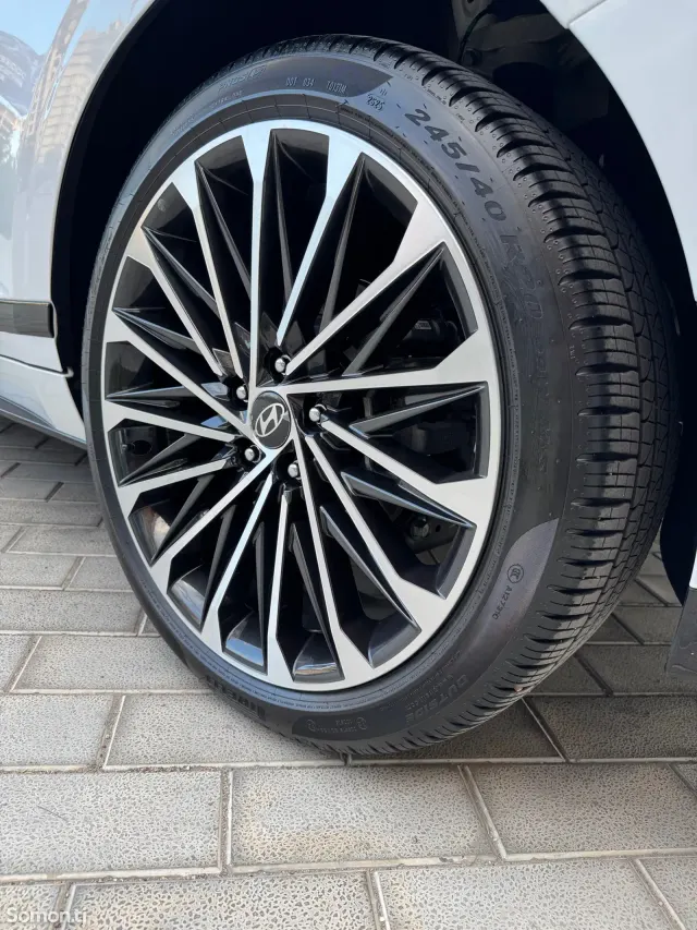 Hyundai Grandeur 2026 · 1.6 AT