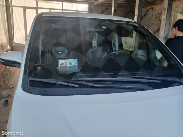 Toyota Voxy 2014 · 1.8 AT