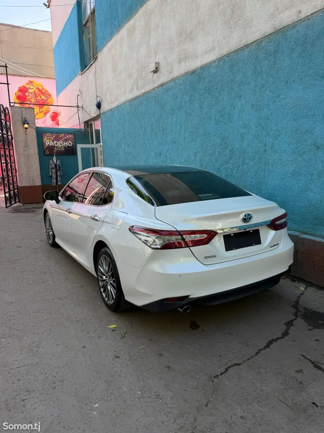 Toyota Camry 2018 · 2.5 AT