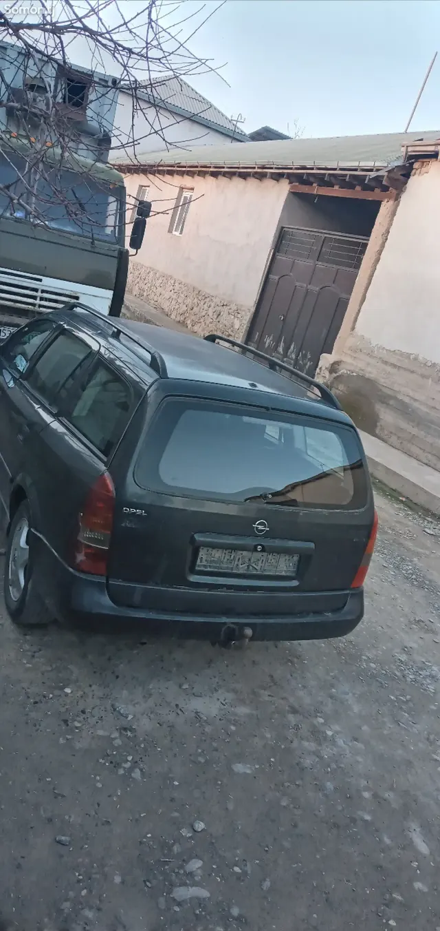 Opel Astra G 1998 · 1.6 MT