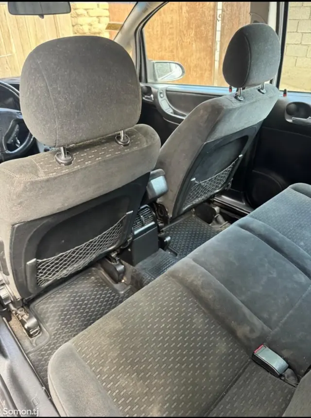 Opel Zafira 2003 · 2.2 AT