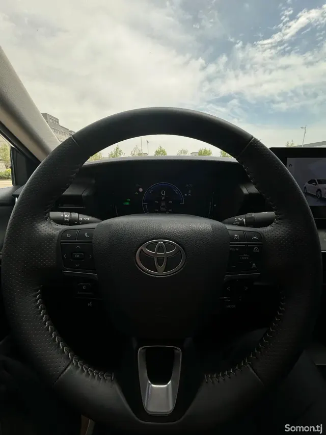 Toyota Camry 2025 · 2.0 AT