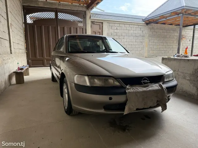 Opel Vectra B 1996 · 1.6 MT