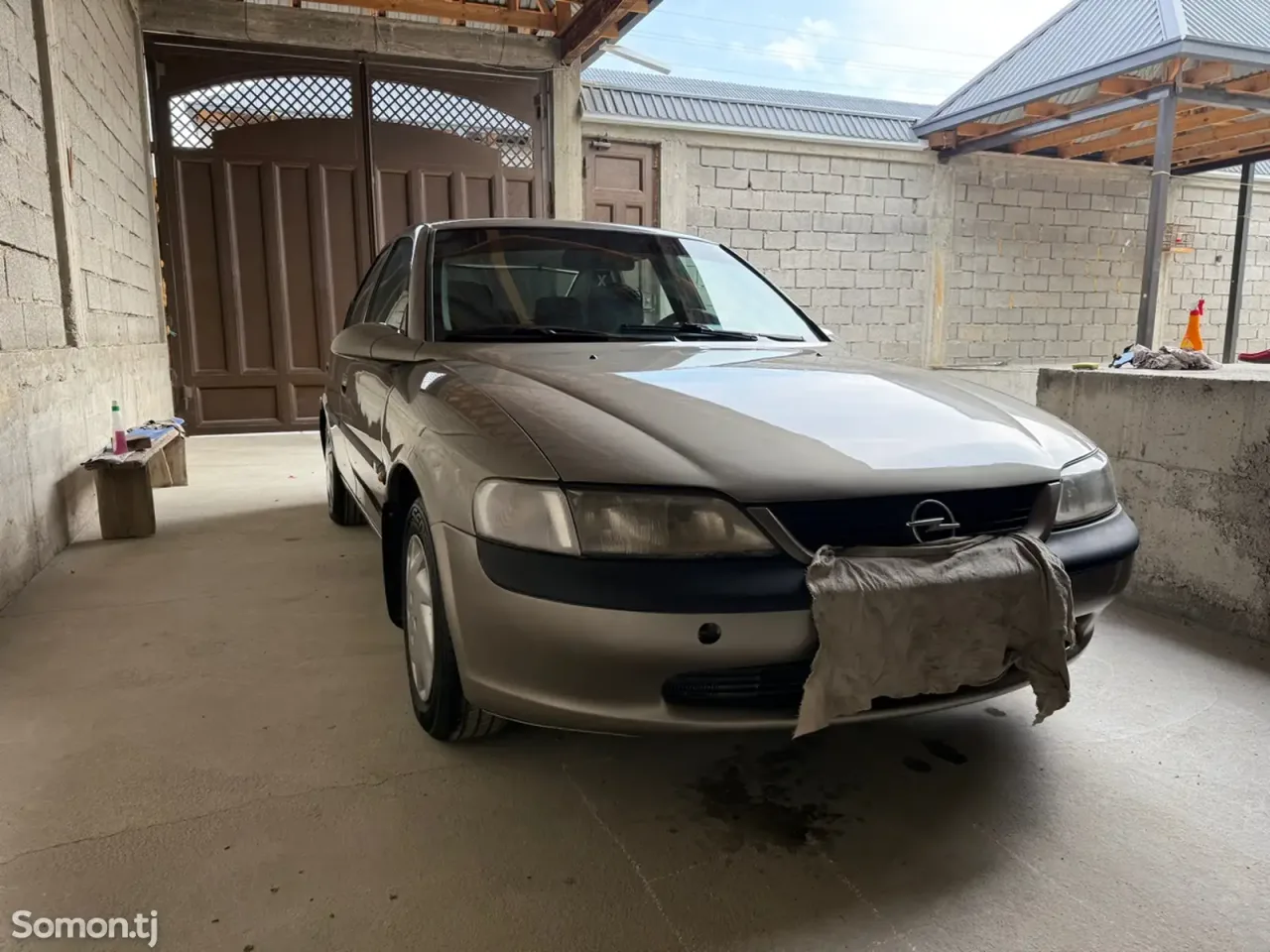 Opel Vectra B 1996 · 1.6 MT