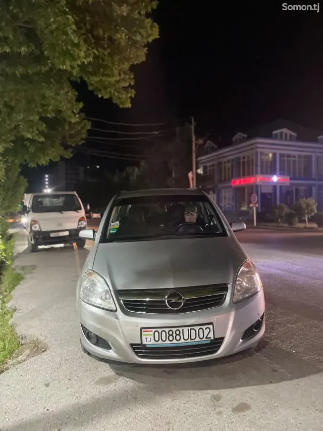 Opel Zafira 2009 · 0.8 MT