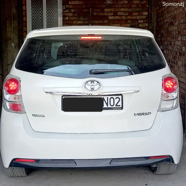 Toyota Verso 2015 · 1.6 MT