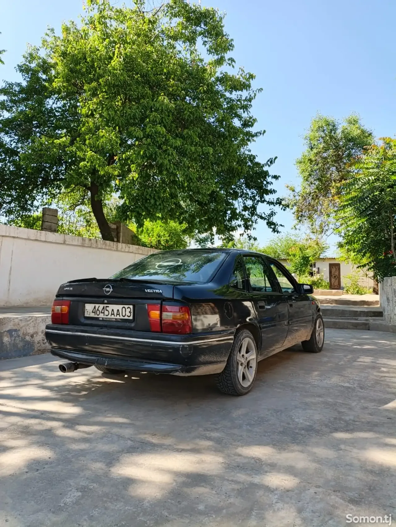 Opel Vectra A 1993 · 1.8 MT