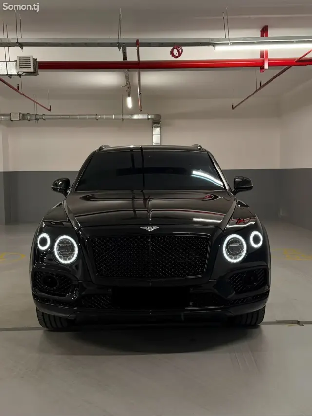 Bentley Bentayga 2018 · 6.0 AT