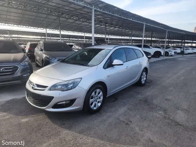 Opel Astra J 2014 · 1.7 MT