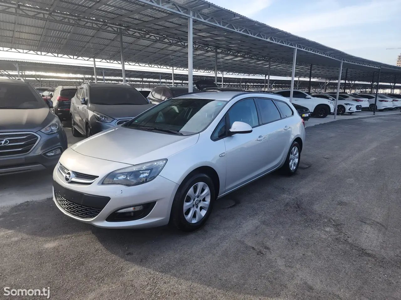 Opel Astra J 2014 · 1.7 MT