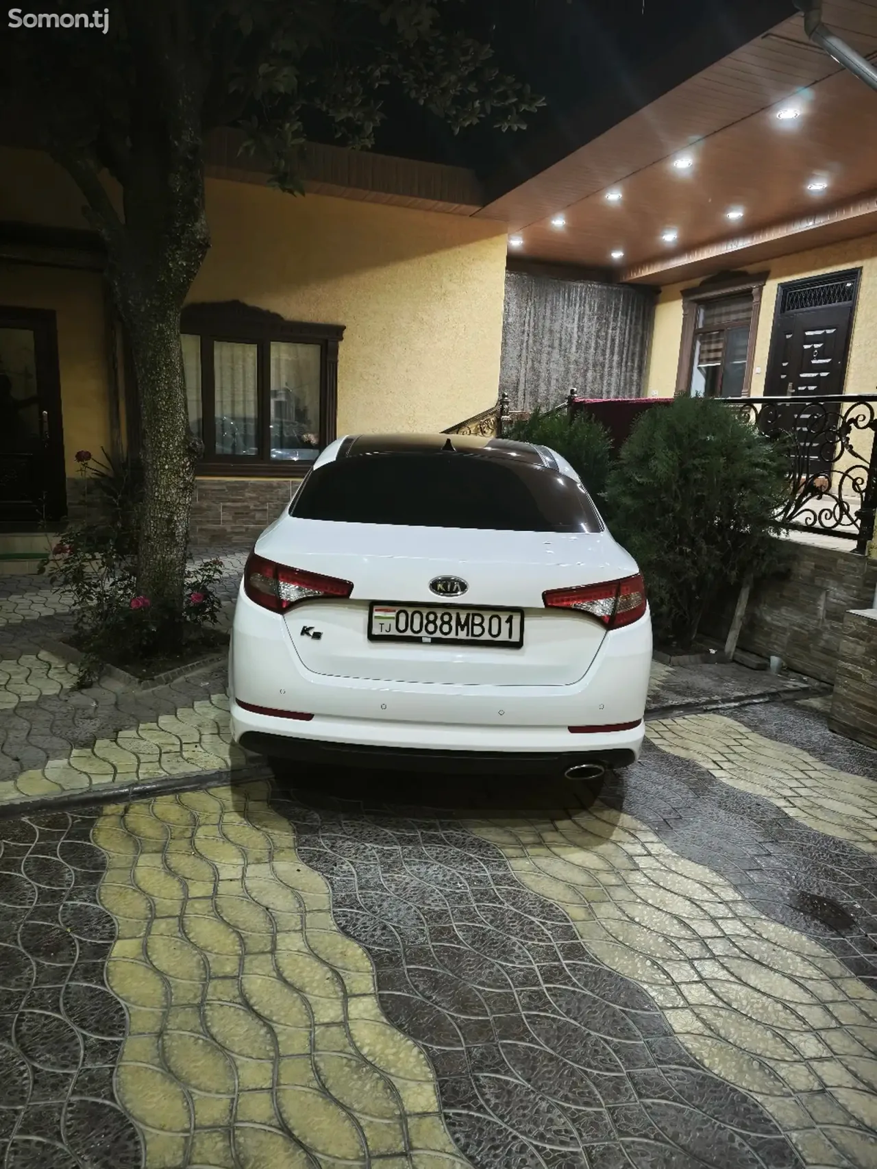 Kia K5 2011 · 2.0 AT
