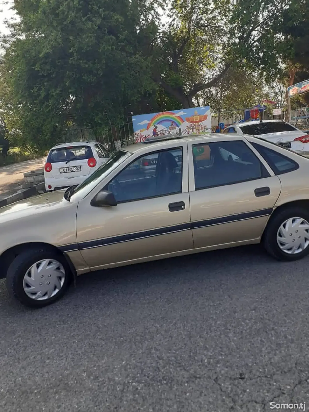 Opel Vectra A 1990 · 1.6 MT