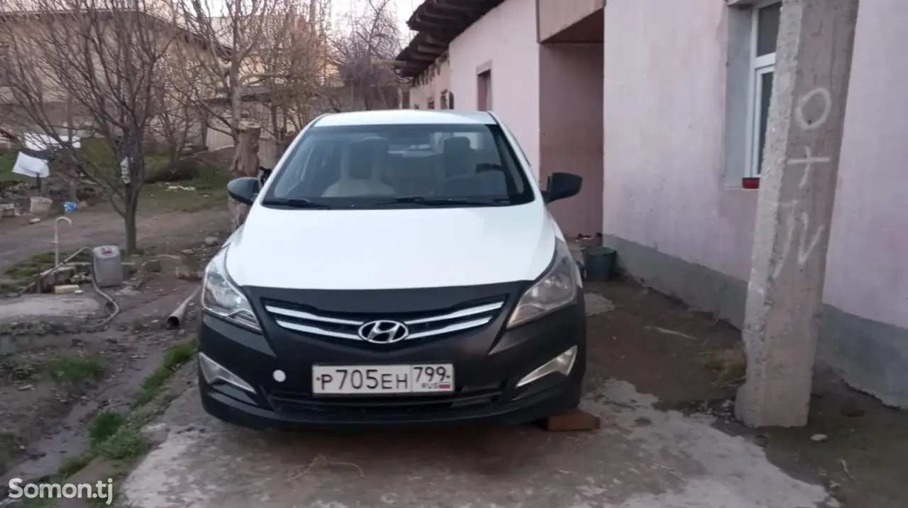 Hyundai Solaris 2015 · 1.4 MT