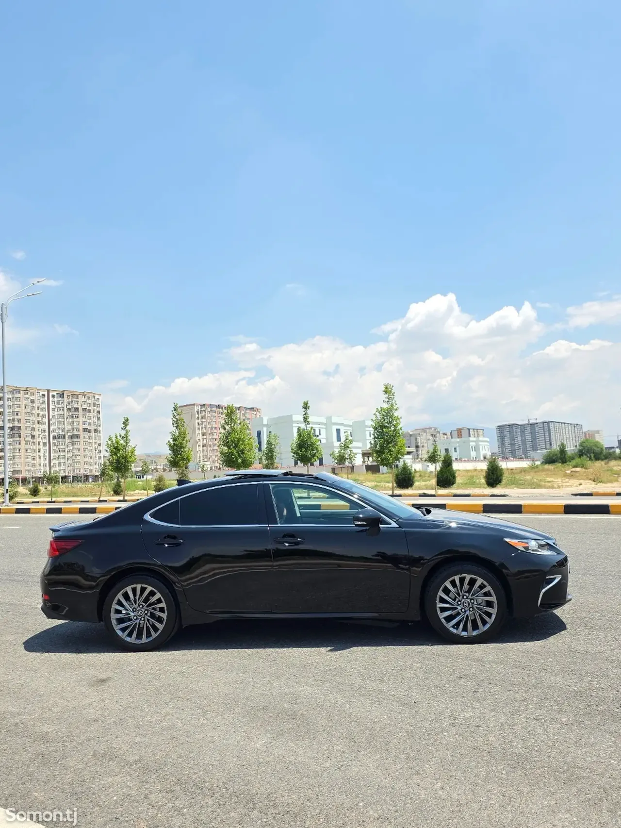 Lexus ES series 2016 · 3.5 AT