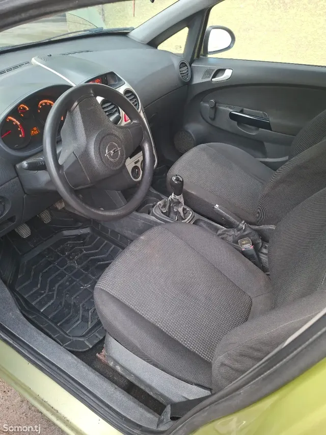 Opel Corsa 2007 · 1.2 MT
