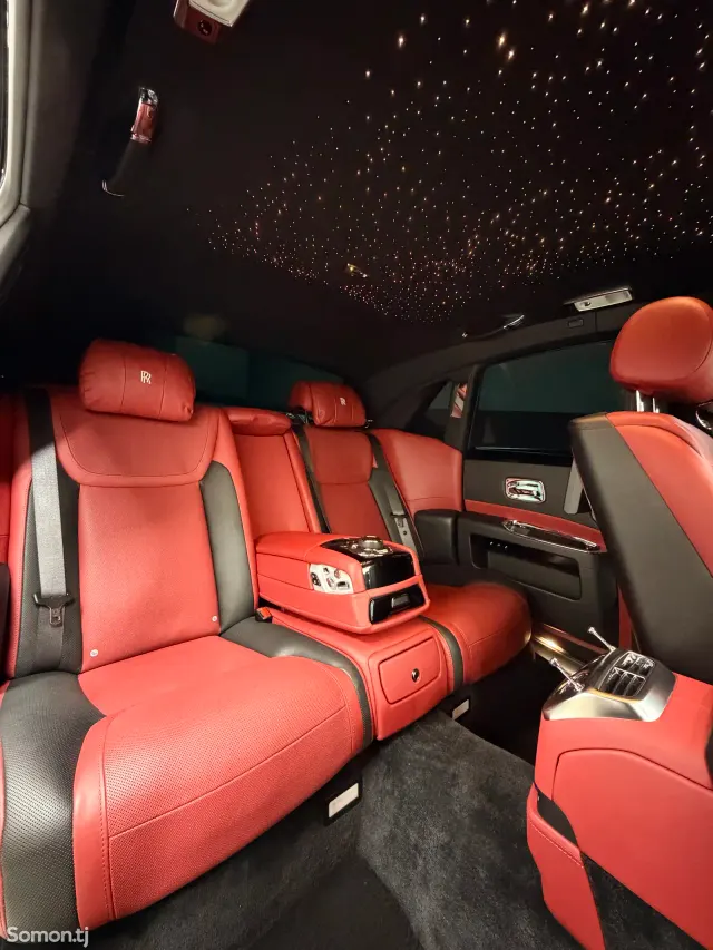 Rolls-Royce Ghost 2020 · 6.5 AT